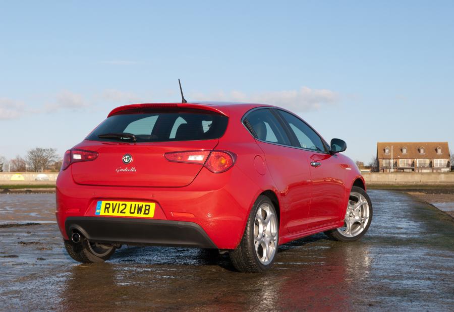  Alfa Romeo Giulietta 2010 года  (UK) (фото 19 из 67)